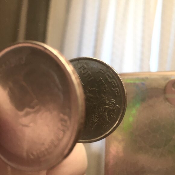 Thailand 5 Baht Copper Nickel Coin 1977 - 1979 Rama IX and Garuda - Picture 5 of 5